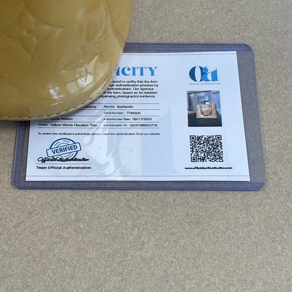 Louis Vuitton Vintage Houston Yellow Monogram Vernis Leather Tote - Preowned - Picture 15 of 16